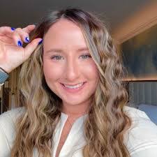 Emma Withrow's Instagram, Twitter & Facebook