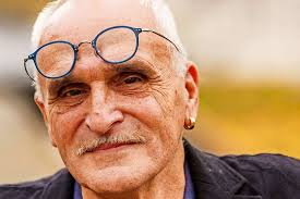 Neugewählter Präsident José Oliver: "Ich will, dass der PEN wieder erblüht" 