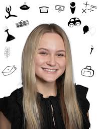 Mia Palmer's Instagram, Twitter & Facebook