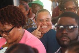 A hearty welcome to our new Shrewsbury residents 🏠🔑 Yesterday, we handed  over the keys to the new residents of Shrewsbury in Petersfield,  Westmoreland! This marks the start of a new chapter