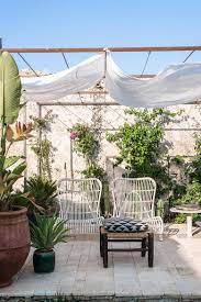 06 10 2017 Sulle Colline Tra Noto E Siracusa Immersa Nella Macchia Mediterranea E 27 Ettari Di Giardin Idee Per Patio Salotti All Aperto Decorazioni Esterne