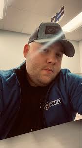 DRIVER TAKEOVER: Hi everyone! My name is Jonathan and I've been here at  Swift in the refrigerated division out of West Valley City, Utah since July  2019. I've been driving 6 years