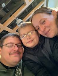 Our deepest sympathy to the family and friends of our beautiful friend  Melinda Hanna. She passed away early this morning just Short of her 45th  birthday. She leaves behind her husband Ronald