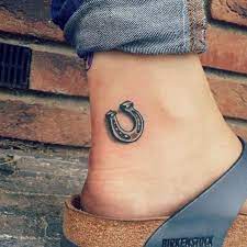 40 Horseshoe Tattoos Cowgirl Tattoos Tiny Tattoos For Girls Horse Shoe Tattoo