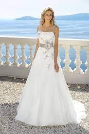 Und auch diese traumhaft schönen kleider von ladybird wedding dresses sind frisch für euch eingetroffen und warten darauf, von euch anprobiert zu werden. Pin Auf Ladybird 2018 Collection Wedding Dresses