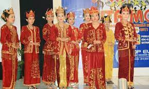 Siapa nih yang sudah pernah. 4 Pakaian Adat Sulawesi Tengah Celebes