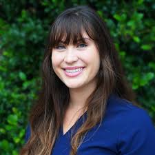 Introducing Congregator Madison! 🐊Congregator Name: Madison Toonder  🏠Hometown: St. Augustine Beach, FL ⭐️Fun Fact: When I'm not in school, I  work with 1,000 lb leatherback sea turtles as a nesting research technician.