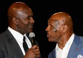 Holyfield Minta Bayaran Rp 354,891 Miliar untuk Lawan Mike Tyson