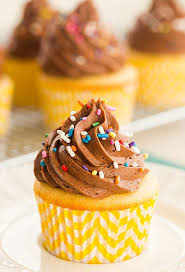 Classic Yellow Cupcakes With Chocolate Frosting Brown Eyed Baker Recipe Frosting For Chocolate Cupcakes Yellow Cupcakes Cupcake Recipes