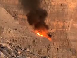 A dramatic video shows a close up view of a u.s. Video Four Dead In Rak Helicopter Crash Uae Gulf News
