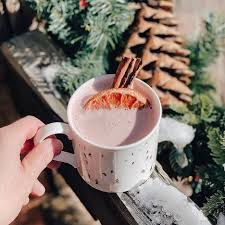 If you're in the 🇺🇸 the ultimate luxury ski destination for fashion and  homewares is @gorsuch🎿! You can shop @dedejohnstondesign⛷ exclusively in  store and