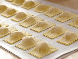 Boil a few raviolis at a time. Pasta Ripiena Come Si Preparano I Ravioli Di Carne Sale Pepe