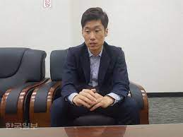박지성, 故 유상철 조문 두고 설왕설래…아내 김민지 유튜브엔 악플 폭격까지 고(故) 유상철 전 인천 유나이티드 감독이 췌장암 투병 끝에 별세했습니다. Ollcq10ypcebxm