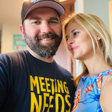 Linda Lipman's Instagram, Twitter & Facebook