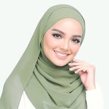 Ad cara2 nye , tak tau npe tbe2 rjin nak uat toturial shawl , first time uat cm ni. Cara Pakai Selendang Panjang Simple Terkini Facebook