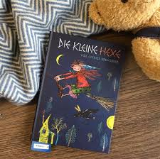Wie Ware Es Mit Einer Gute Nacht Geschichte Zum Schlafengehen Als Kinder Haben Wir Die Kleine Hexe Gelieb In 2020 Gute Nacht Geschichte Geschichte Gute Nacht