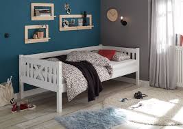 Weißes holzbett jasha aus buche massivholz mit 25 cm bodenfreiheit. Weisses Bett Aus Kiefernholz Online Kaufen