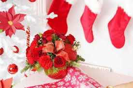 Find out whether your thanksgiving, christmas, or easter cactus is a schlumbergera or rhipsalidopsis with these identification tips. Inspiration For Monochromatic Holiday Decor Damask Love