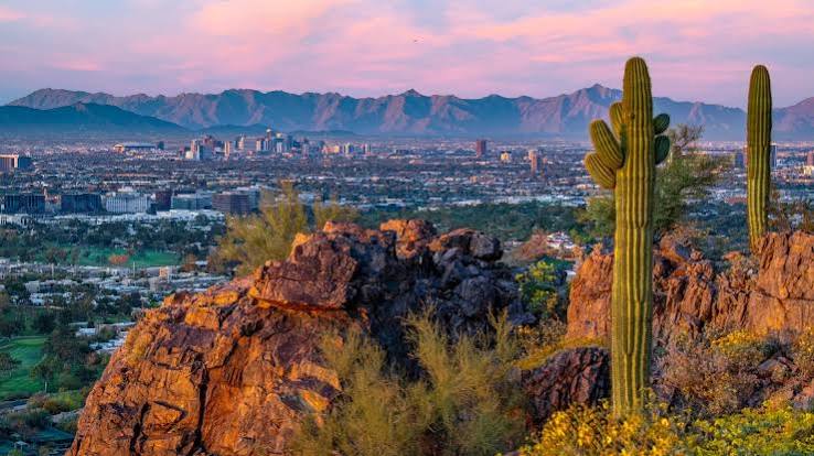 The Perfect 3-Day Weekend in Phoenix: Desert Hikes, Golf Heaven, and  Tequila Sunrises - Men's Journal