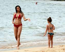For her work, she received a primetime emmy nomination for outstanding reality host in 2009. Padma Lakshmi Hit The Beach With Her Daughter Krishna In Honolulu Padma Lakshmi And Her Little Princess Have A Hawaiian Playdate Popsugar Celebrity Photo 8