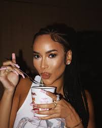 Aimee Aguilar's Instagram, Twitter & Facebook