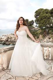 Brautkleid Aus Der Kollektion 2018 Von Mo De Pol Modepol Weddingdress Curvybride Kurvenreiche Braut Kleid Hochzeit Braut
