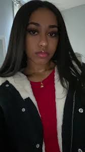 Danielle Pellegrino's Instagram, Twitter & Facebook