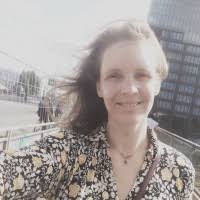 8 "Laura Roos" profiles