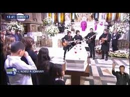 Le rockeur y sera simplement désigné sous. Les Musiciens De Johnny Hallyday Reprennent Je Te Promets Dans L Eglise De La Madeleine Youtube