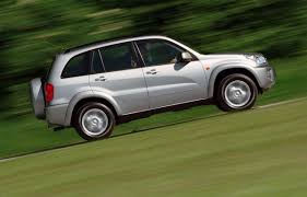 Până la cel mai mic detaliu. AnalizÄƒ Toyota Rav4 2000 2005