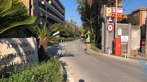 Temperatura ad un elemento e quindi lo si può percepire e misurare con un termometro. Siracusa Controllo Della Temperatura In Ospedale Reparti Trasferiti O Accorpati E Piu Personale Modifiche All Umberto I Siracusa News