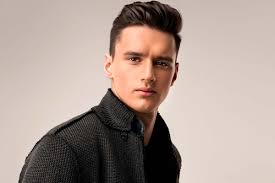 Listed below, have a look at the best fades online. The Best Quiff Haircut Ideas And Photo Exemples Menshaircuts Com