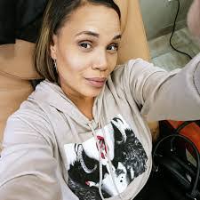 Elizabeth Graybill's Instagram, Twitter & Facebook