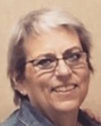 Elizabeth Lunsford's Instagram, Twitter & Facebook