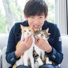 今回は、メンタリストdaigoについてでしたが、 メンタリストdaigoの家が豪華 だったかというと、 都内一等地のマンションで推定家賃100万円 。4ldkの住まいは高級家具、最新の調理器具とこだわりの本棚! ãƒ¡ãƒ³ã‚¿ãƒªã‚¹ãƒˆdaigo Mentalist Daigo Twitter