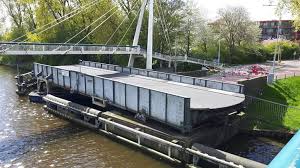 In groningen is vannacht een schip tegen een brug aangevaren. Gerrit Krol Brug Mag Niet Hoger Worden Dan Vier Meter Rtv Noord