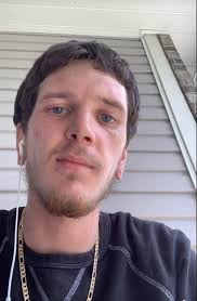 Can someone remove people from the background of a photo?