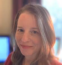 Sara Brandt's Instagram, Twitter & Facebook