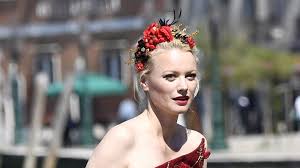 Die tochter einer potsdamer kinderärztin wurde am 7. Franzi Knuppe Verrat So Schon War Barbara Meiers Hochzeit Promiflash De