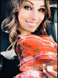 Peggy Dowell's Instagram, Twitter & Facebook