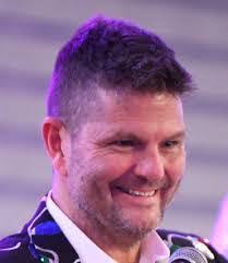 Kelly Strayer's Instagram, Twitter & Facebook