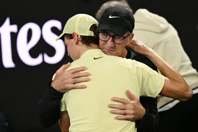 Darren Cahill suggests the age at which Jannik Sinner currently sees  himself retiring from tennis