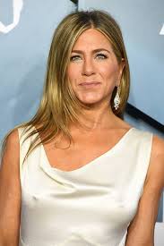 Jennifer spent a year of her childhood living in greece with her family. Ekngyiauiag4dm