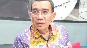 Jajaran baru direksi dan komisaris pt telkom terdapat 2 orang yang menurut hemat kami erick thohir kurang proven dan cermat, yakni chandra arie setiawan sebagai komisaris dan m farin rasyid sebagai direktur digital, ujar andrianto dalam keterangannya, senin (22/6/2020). Sztphgxrfd8fjm