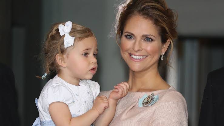 Zuckersüß: Prinzessin Leonore entwischt bei Victorias B-Day!