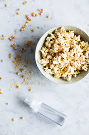 How to make seasoning stick to popcorn without oil. Oil Free Vegan Cheese Popcorn