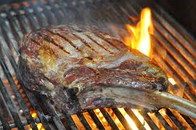 Ribeye steaks are mostly composed of the longissimus dorsi muscle but also contain the complexus and spinalis muscles. Tomahawk Steak Vom Grill Das Mannersteak Bbqpit De