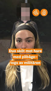 Vakten vid Försvarsmaktens anläggning ”Berget” utanför Hästveda såg männen  smyga runt i mörkret med pannlampor