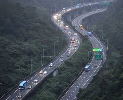 日本航空123號班機空難（日语：日本航空123便墜落事故／にほんこうくう123びんついらくじこ nihon kōkū 123 bin tsuiraku jiko ?），發生於1985年8月12日，為世界上涉及單一飛機的空難中死傷人數最多者，也是飛航史上第二大. Myis Hk16zppvm