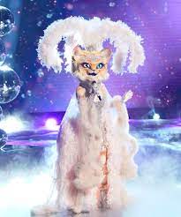 The quarterfinals have arrived on the masked singer, which means we're just weeks away from the season 3 finale. Clues That Masked Singer Kitty Is A Pll Not Emma Watson
